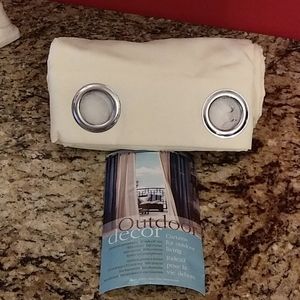 0609 Common Wealth Outdoor Decor Grommet Panel